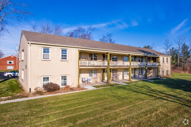 Building Photo - 1008-1030 Lakefield Rd