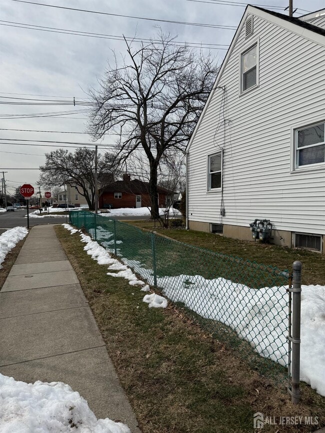 Building Photo - 20 Broadway