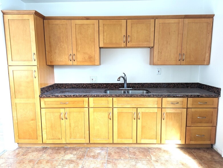 Building Photo - 4427 W 154th St