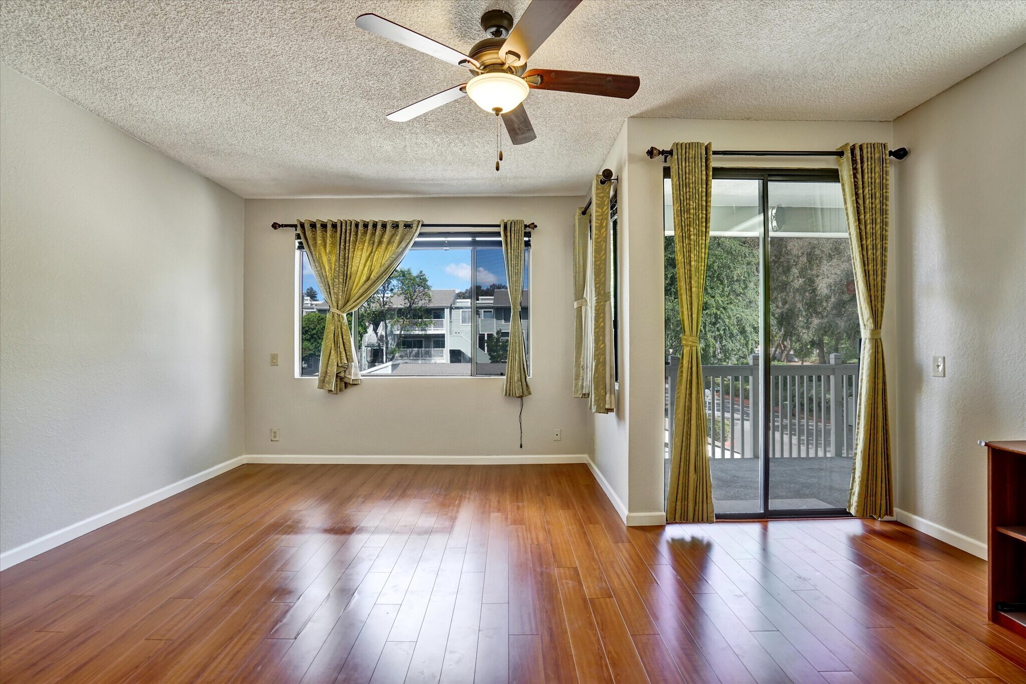 Building Photo - 3402 Pinewood Terrace