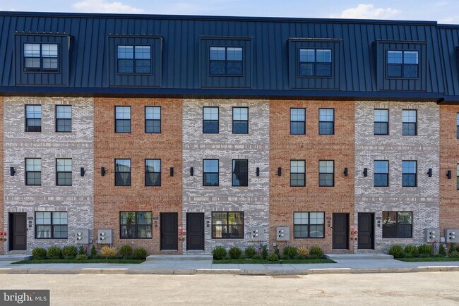 Building Photo - 2709 MAYA Ln