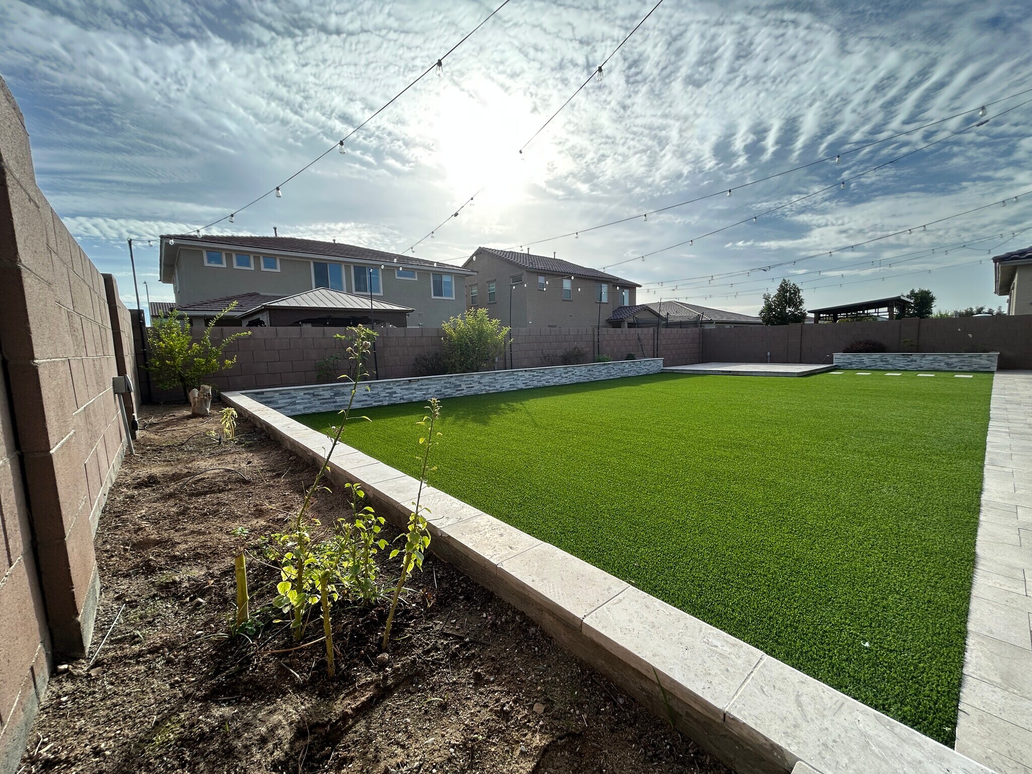 Building Photo - 8731 W Wagon Wheel Dr