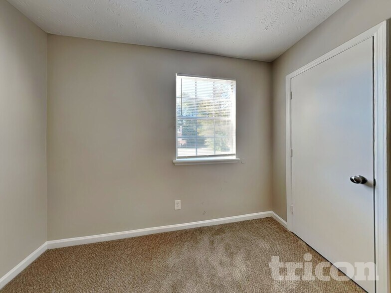 Building Photo - 2755 Wildflower Ln SW