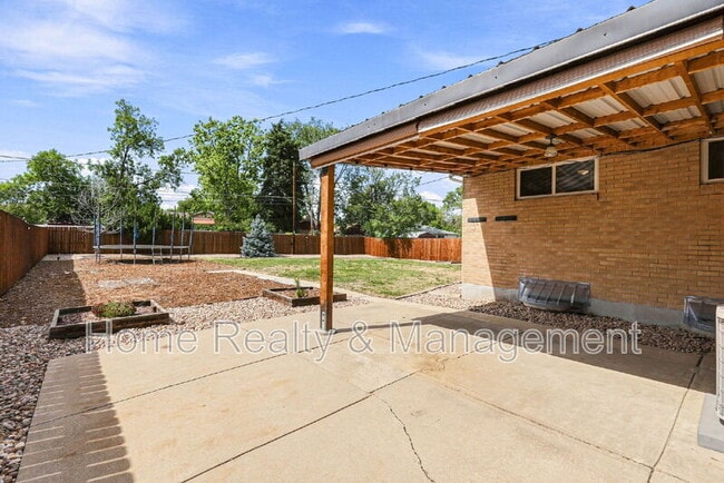 Building Photo - 10807 Larry Dr