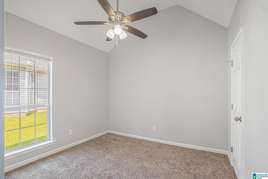 Building Photo - 139 Flagstone Ln