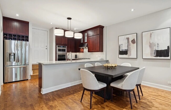 Building Photo - Comfortable and Spacious Rental Opportunity