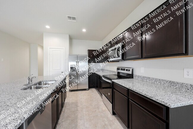 Building Photo - 18436 W Artemisa Ave