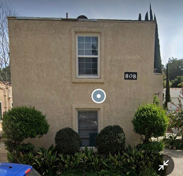 Front - 808 E Palmer Ave