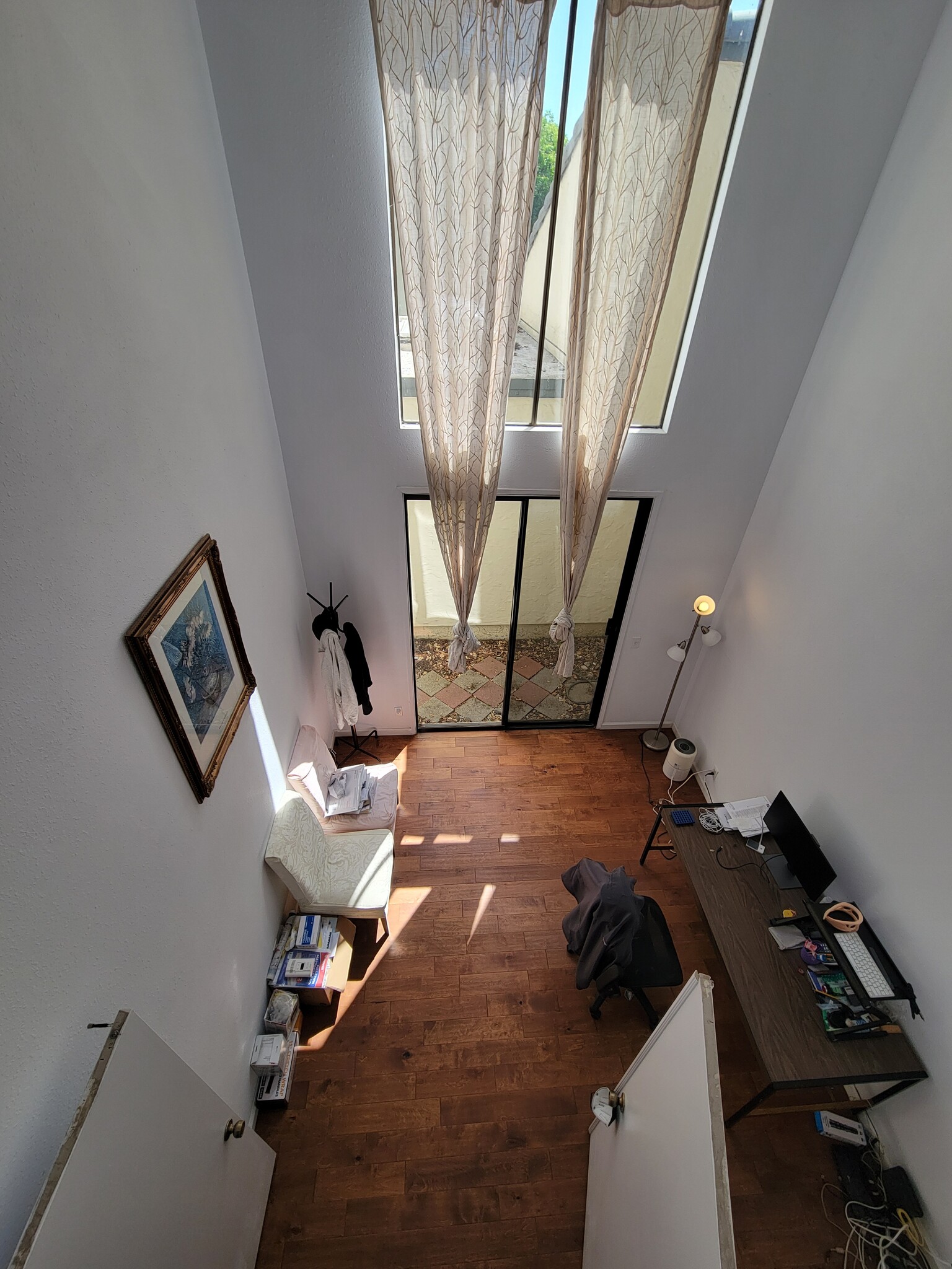 Building Photo - 575 Villa Real