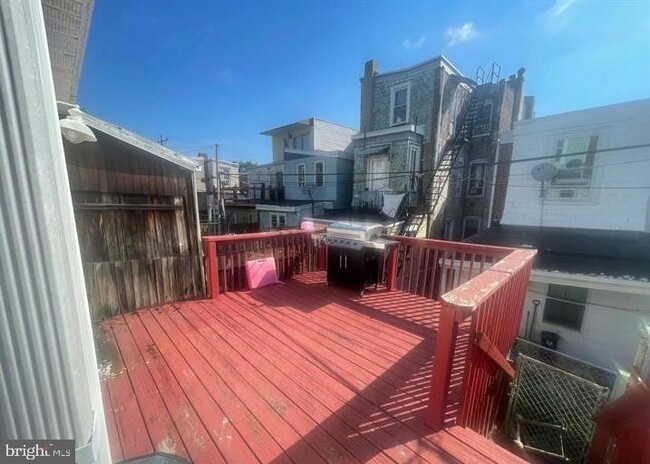 Building Photo - 7 6th Ave