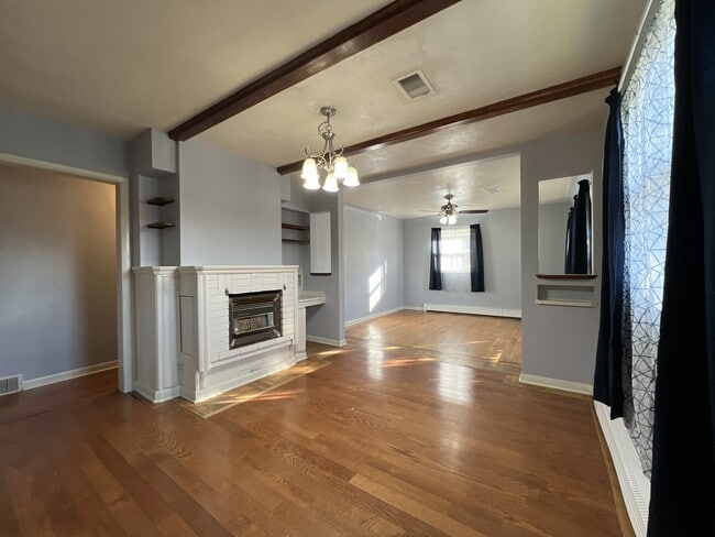 Building Photo - 2740 Buena Vista St