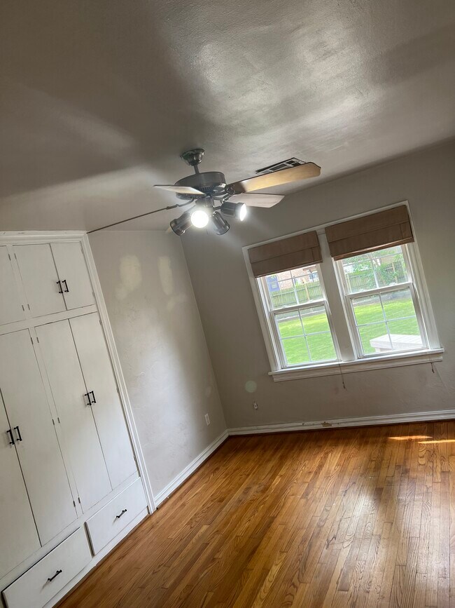 Building Photo - 3112 NW Drexel Ct