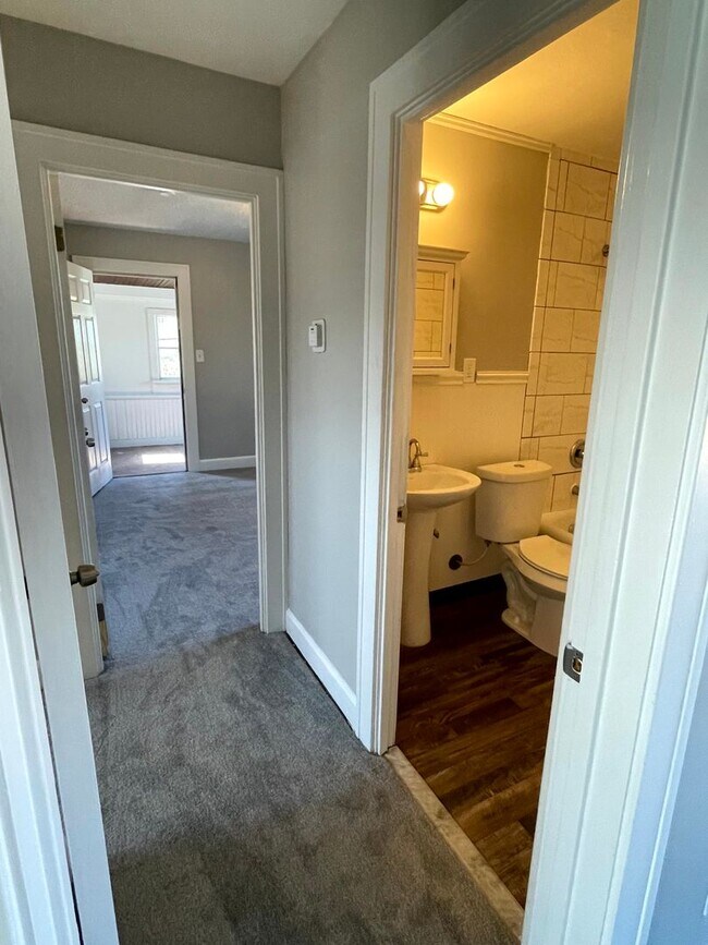 Building Photo - 6711 Dartworth Dr