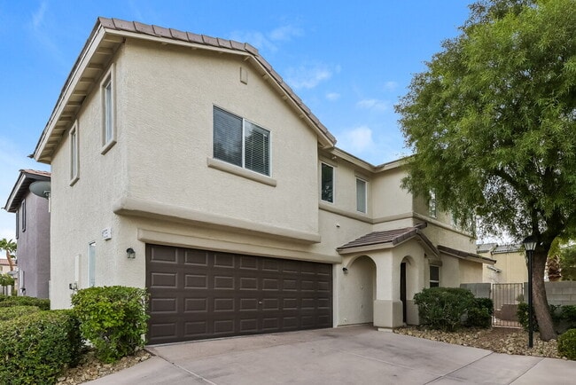 Building Photo - 10355 Missouri Meadows St