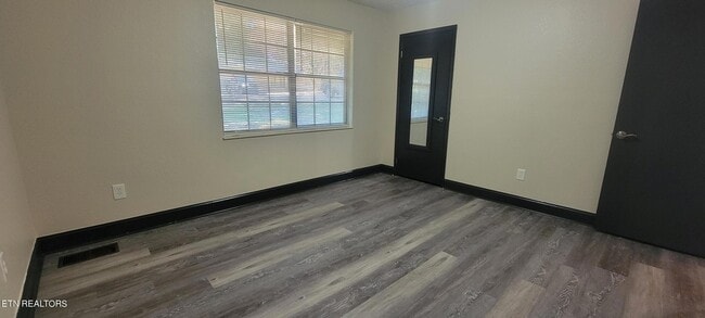 Building Photo - 710 Dailey Ave