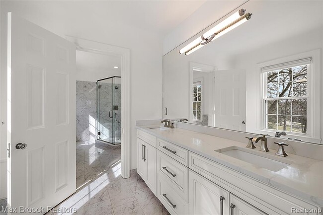 Building Photo - 1200 Orchard Ridge Rd