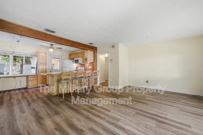 Building Photo - 2115 Minerva Ave