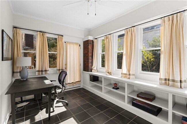 Building Photo - 979 Springdale Rd NE