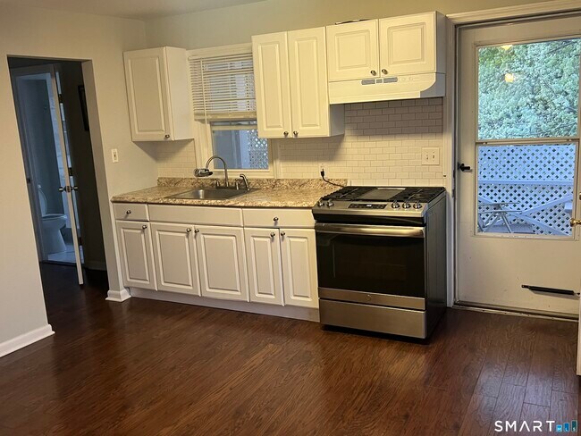 Building Photo - 104 Palmer Ave