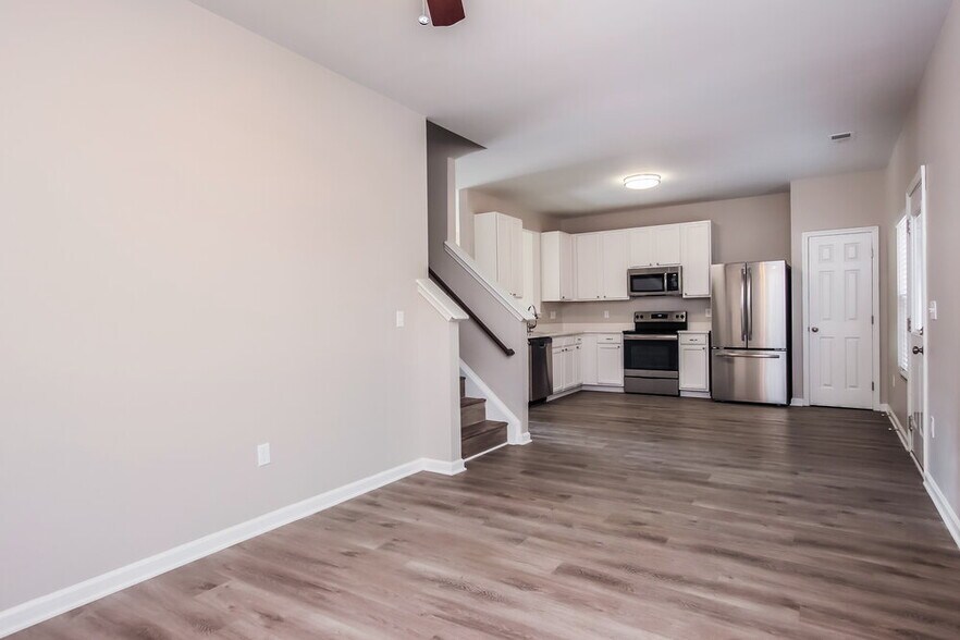 Building Photo - 806 Laurens Way