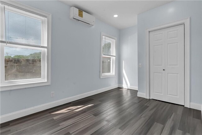 Building Photo - 255 Pearl St