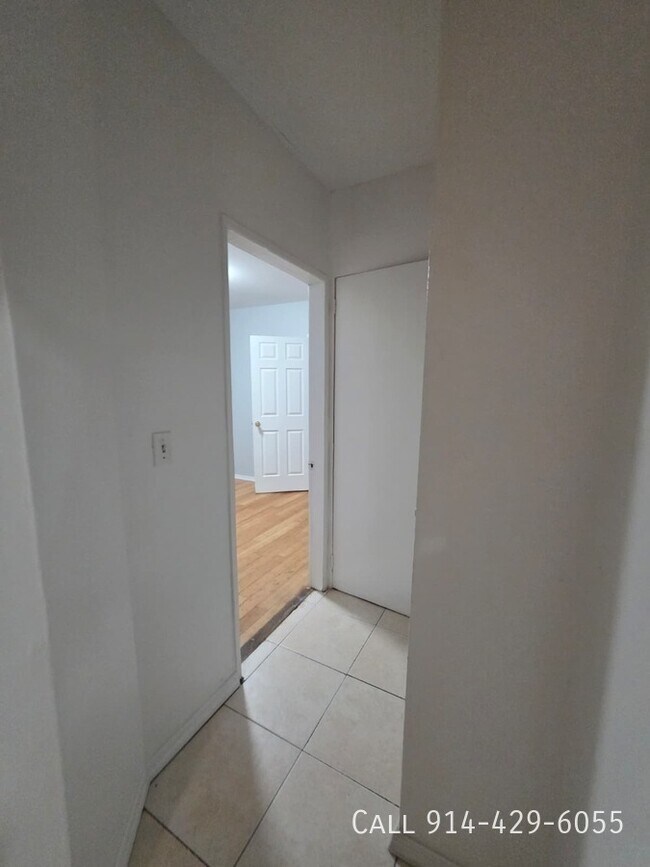 Building Photo - 137 1/2 Morningside Pl-