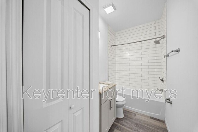 Building Photo - 4716 29th St SW