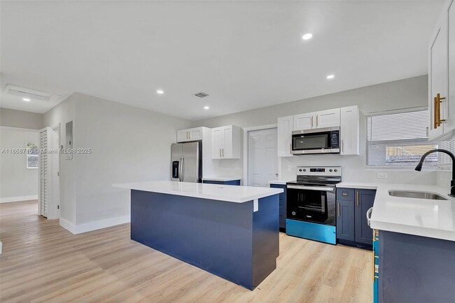 Building Photo - 840 NW 39th St