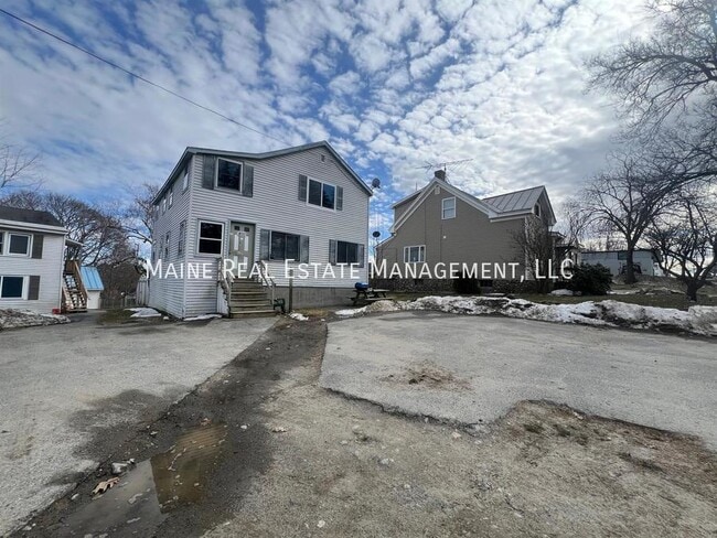 Building Photo - 159 College Ave