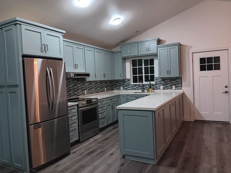 Building Photo - 1979 Encina Dr