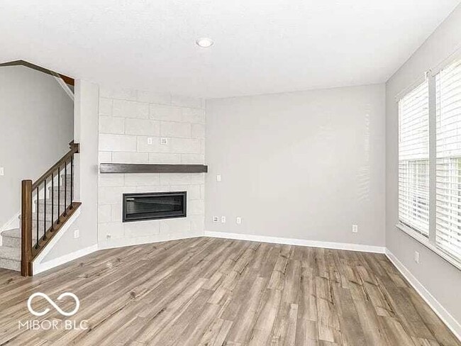 Building Photo - 6886 Sunstone Pl