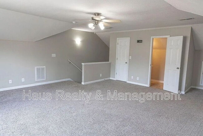 Building Photo - 3136 Brook Hill Dr