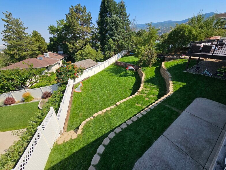 Building Photo - 931 Green Oaks Dr