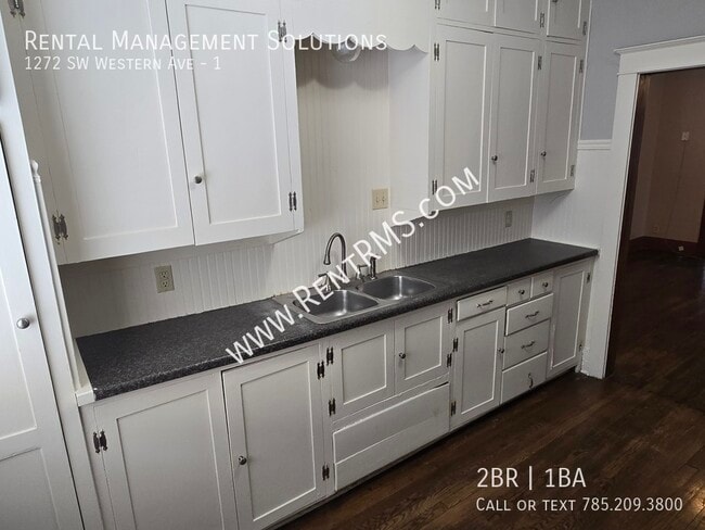 Building Photo - 1272 SW Western Ave