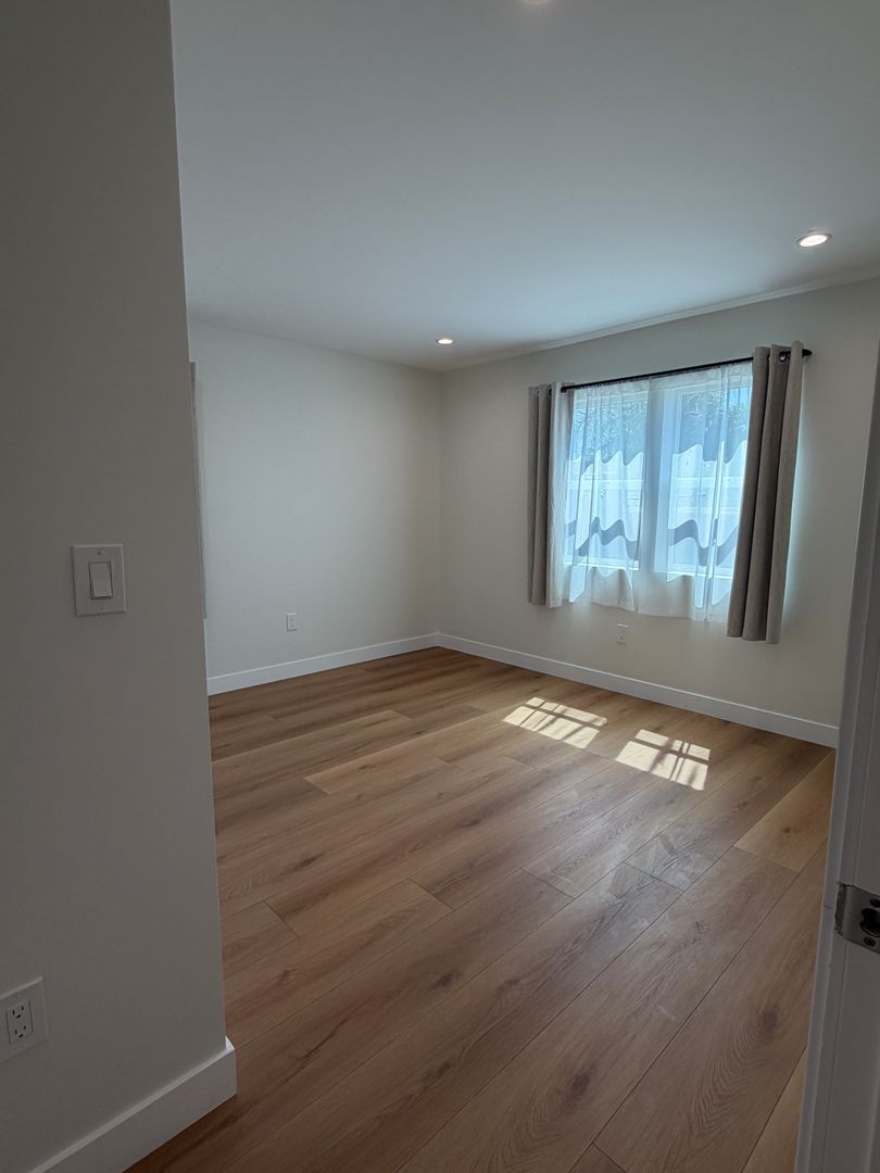 Building Photo - 1045 Sonora Ave