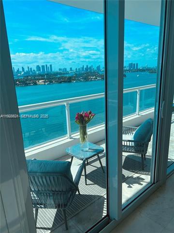 Building Photo - The Bentley Bay Condo