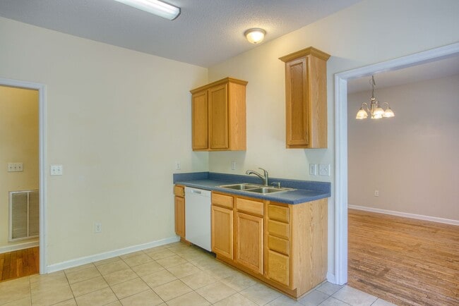 Building Photo - 607 Riva Ridge Rd