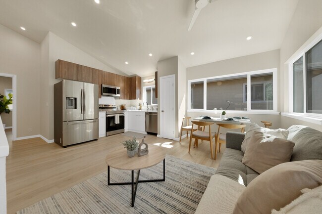 Upstairs Dining / Kitchen - 1729 Keeaumoku St