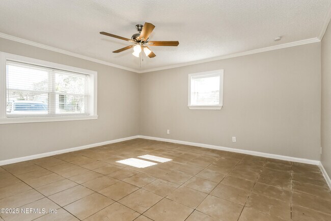 Building Photo - 10258 Lake Pines Rd