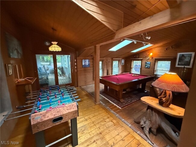 Building Photo - 8298 Valley Dr