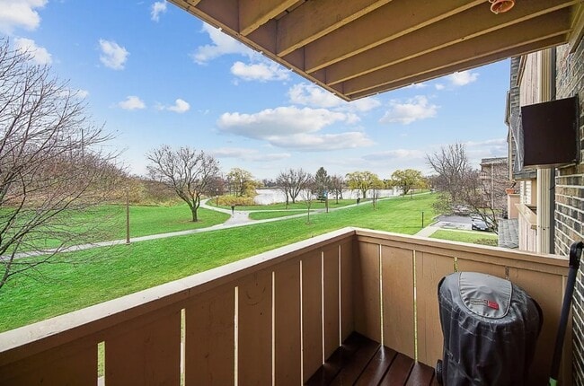 Building Photo - 4 Echo Ct