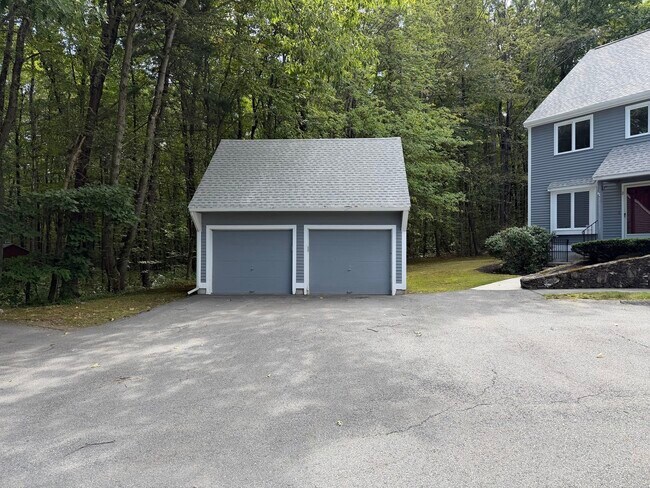 Building Photo - 4 Country Hollow Ln
