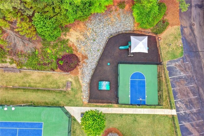 Building Photo - 2172 Woodbriar Dr