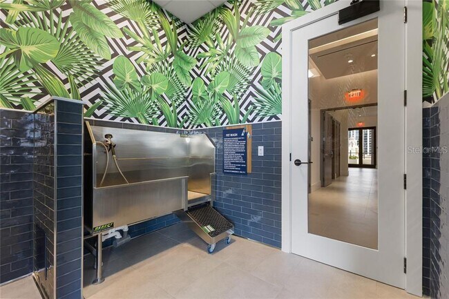 Building Photo - 275 1st Ave S