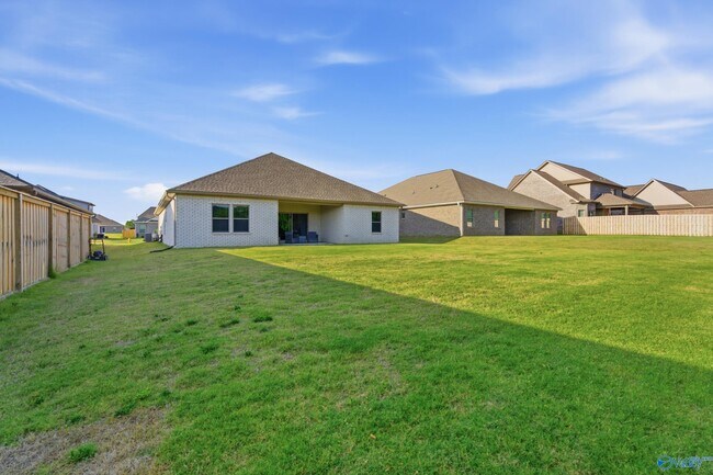 Building Photo - 17884 Longleaf Dr