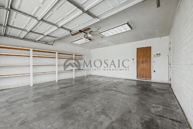 Building Photo - 4837 E Encanto St