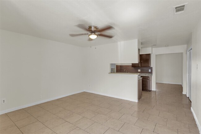 Building Photo - 6913 Chasewood Dr