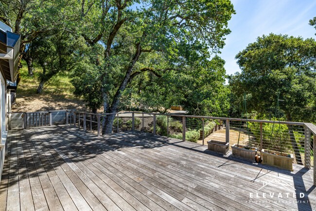 Building Photo - 9400 Chalk Hill Rd