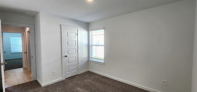 Building Photo - 4031 Pierce Pl Ln