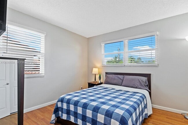 Building Photo - 4119 Coral Springs Dr